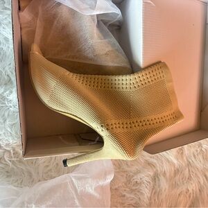 Elegant Tan Women's Ankle Boots